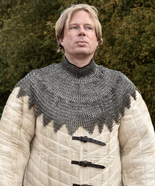 Bischofskragen, Kettenkragen mit Lederriemen und Schnallen